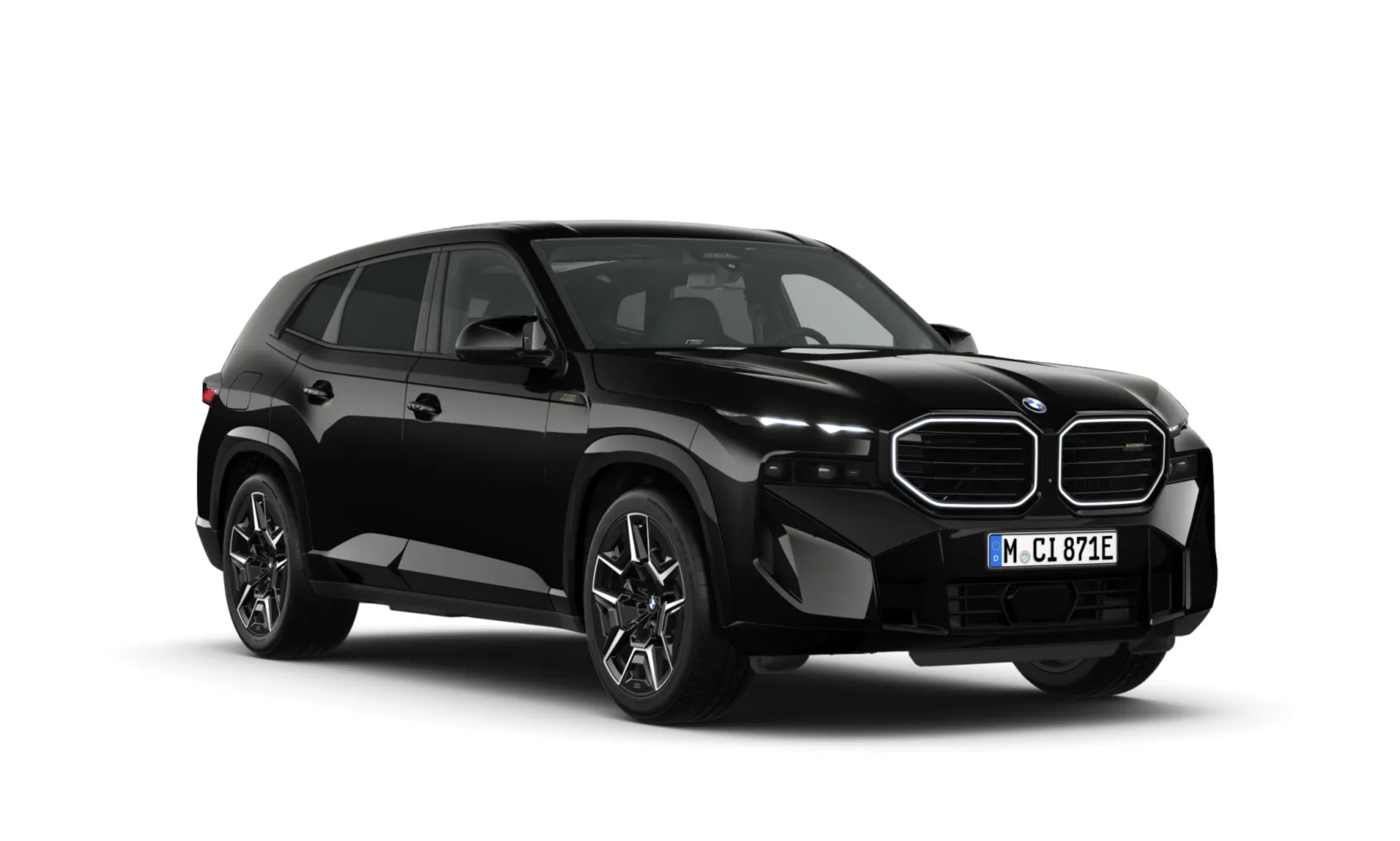 BMW XM | nové super sportovní hybrid SUV | novinka 2023 | V8 twin turbo + elektromotor | nadčasový design | luxusní interiér | super sportovní jízdní vlastnosti | objednávky prvních aut online | AUTOiBUY.com